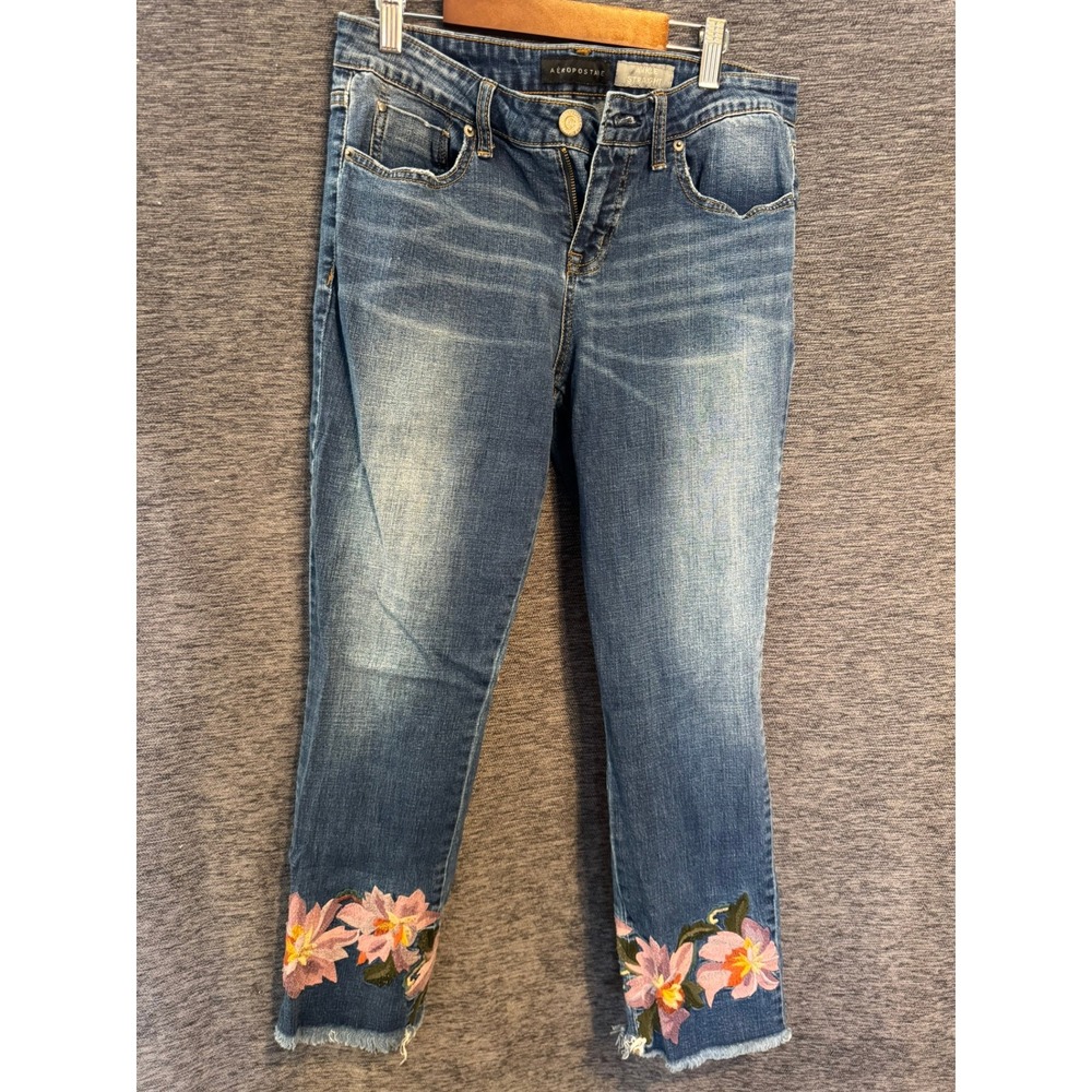 Aeropostale Womens Floral Embroidered Frayed Hem Skinny Jeans Medium Wash Size 8 - Picture 3 of 4